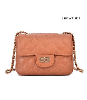 T10303 - Bolso bandolera con cierre de pestillo y textura de cuadros