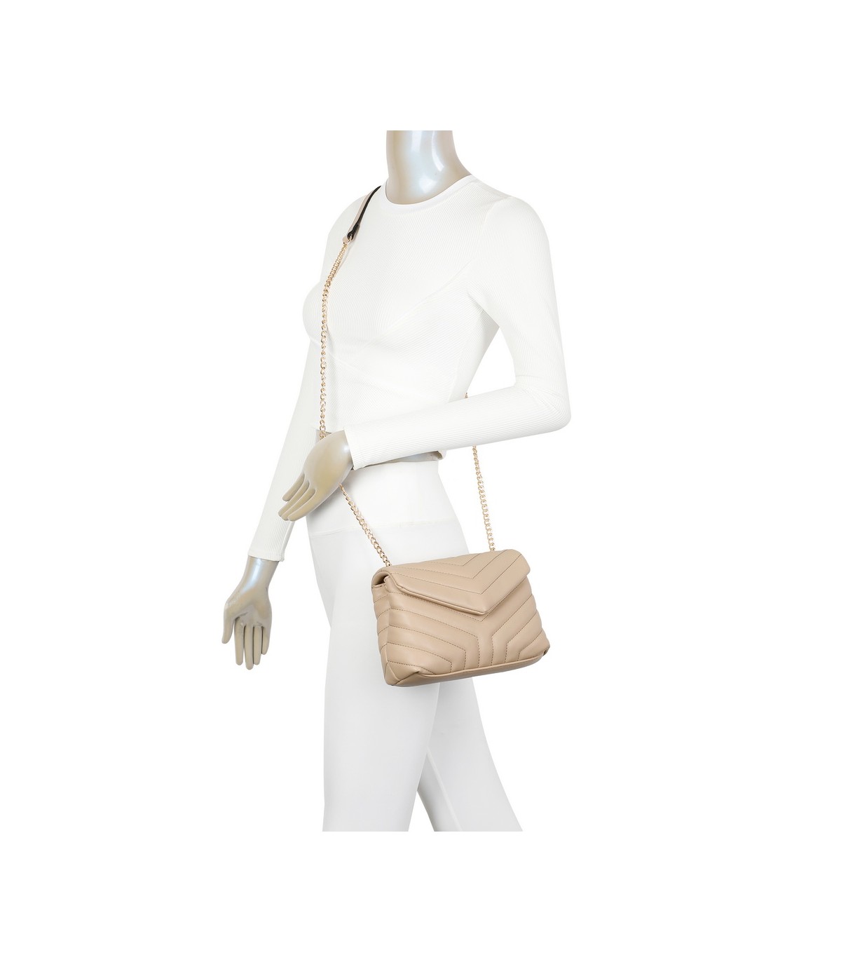 T11473 - Bolso bandolera con cierre imantado y textura efecto en V