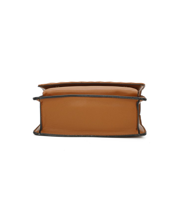 T11484 - Bolso bandolera cierres imantados con dos bolsillos interiores
