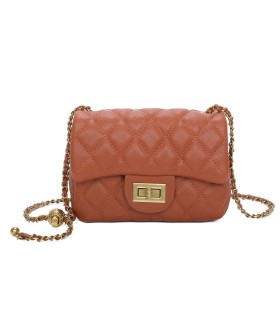 T11504 - Bolso bandolera con cadena dorada y cierre de pestillo