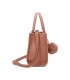 T11566 - Bolso Toten Bag mediano a juego con pompón decorativo