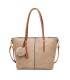 T11621 - Bolso bandolera para mujer con forma de trapecio y pompón a juego
