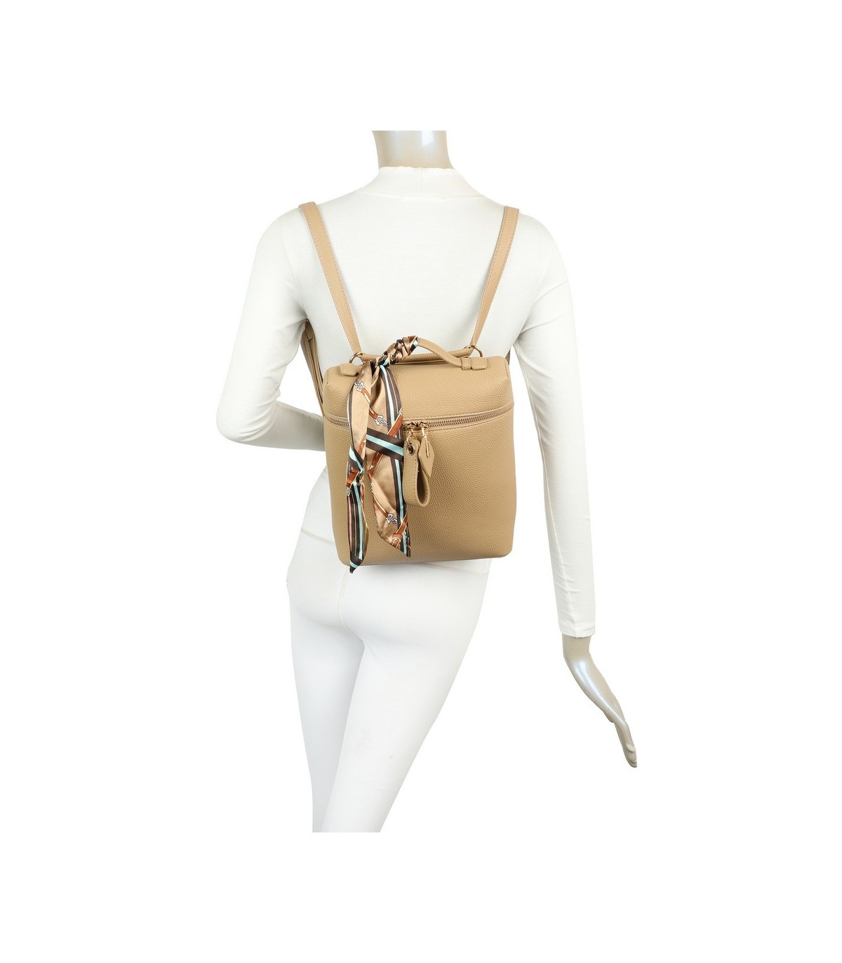 T11656 - Mochila con pañuelo