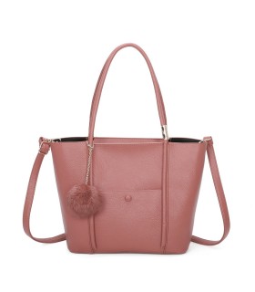 T11563 - Bolso bandolera con pompón y bolsillo frontal