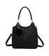 T11699 - Bolso con pompón y asa para bandolera de tres compartimentos