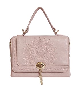 T11520 - Bolso con cierre de pellizco y remaches laterales