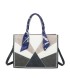 T11706 - Bolso de motivo triangular de colores para mujer con asa y pañuelo muy bonito