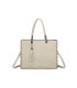 T11701 - Bolso con neceser y borla rectangular con acabados metálicos