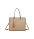T11701 - Bolso con neceser y borla rectangular con acabados metálicos