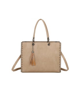 T11702 - Bolso cuadrado con borla y tachuelas