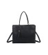 T11702 - Bolso cuadrado con borla y tachuelas