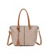 T11747 - Bolso con borla decorativa y apto para llevar en el hombro