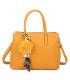 T11765 - Bolso de mano con pompón y pañuelo del mismo color