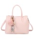 T11765 - Bolso de mano con pompón y pañuelo del mismo color