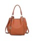 T10105 - Bolso con neceser y bandolera con adorno de emblema