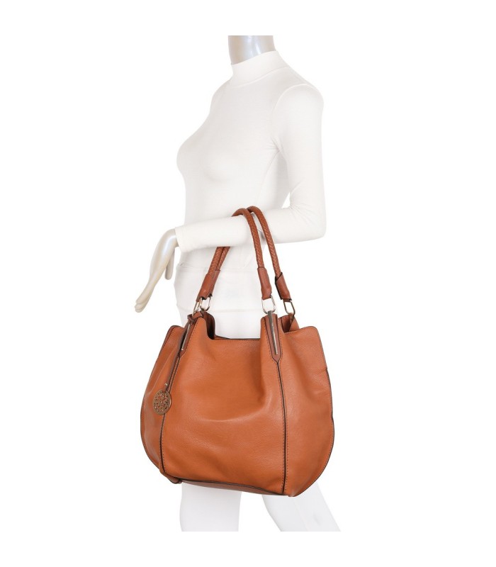 T10105 - Bolso con neceser y bandolera con adorno de emblema