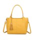 T11798 - Bolso de mano con borla del mismo color grande y con bandolera para llevarlo colgado