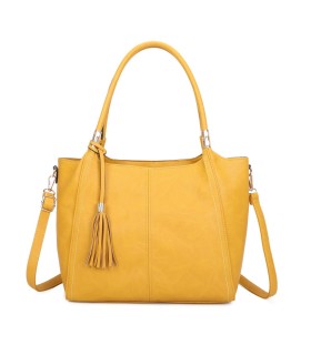 T11798 - Bolso de mano con borla del mismo color grande y con bandolera para llevarlo colgado
