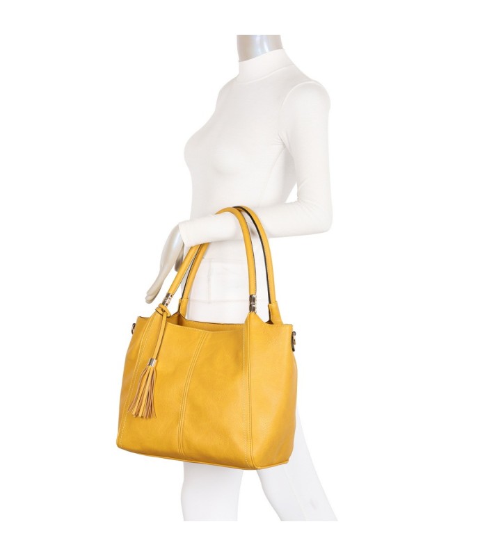 T11798 - Bolso de mano con borla del mismo color grande y con bandolera para llevarlo colgado