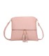 T11803 - Bolso bandolera con borlas decorativas cuadrado y con cierre de cremallera