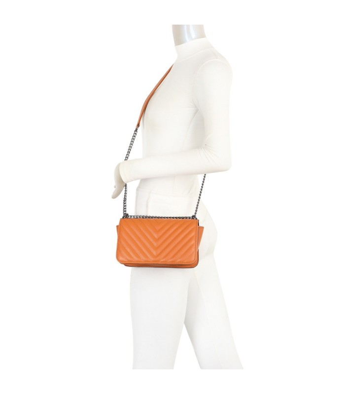 T11816 - Bolso de cadena oscura con cierre imantado y textura rayada