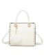 T11595 - Bolso bandolera y de mano con borla decorativa