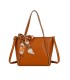 T11859 - Bolso con pañuelo y neceser amplio compartimento