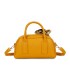 T11864 - Bolso de forma trapezoidal con pañuelo y bandolera para colgar