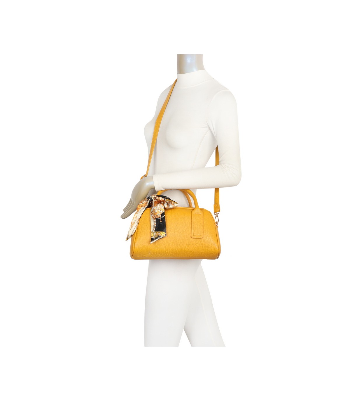 T11864 - Bolso de forma trapezoidal con pañuelo y bandolera para colgar
