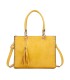 T11826 - Bolso bandolera con borla decorativa