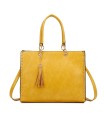 T11827 - Bolso con neceser rectangular y decoraciones de tachuelas