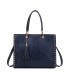 T11827 - Bolso con neceser rectangular y decoraciones de tachuelas