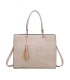 T11827 - Bolso con neceser rectangular y decoraciones de tachuelas