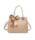 T11862 - Bolso con bandolera y pañuelo de decoración con bolsillo trasero exterior