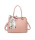 T11862 - Bolso con bandolera y pañuelo de decoración con bolsillo trasero exterior