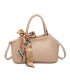 T11869 - Bolso con bolsillo externo trasero y bandolera tiene un pañuelo de colores