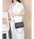 T11915-Bolso Bandolera con tachuela al borde.