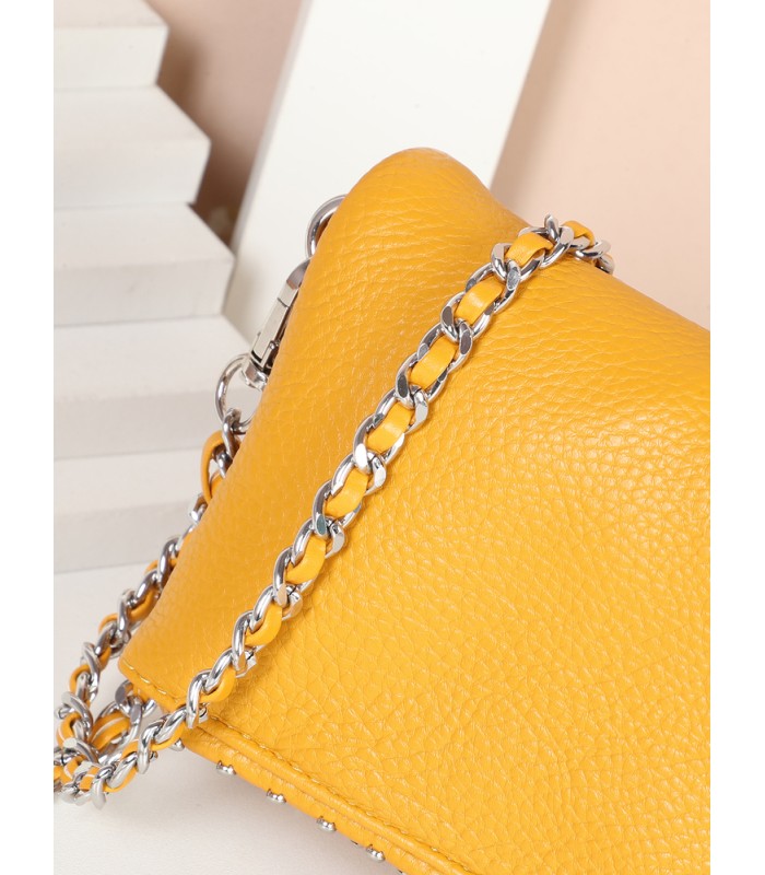 T11915-Bolso Bandolera con tachuela al borde.