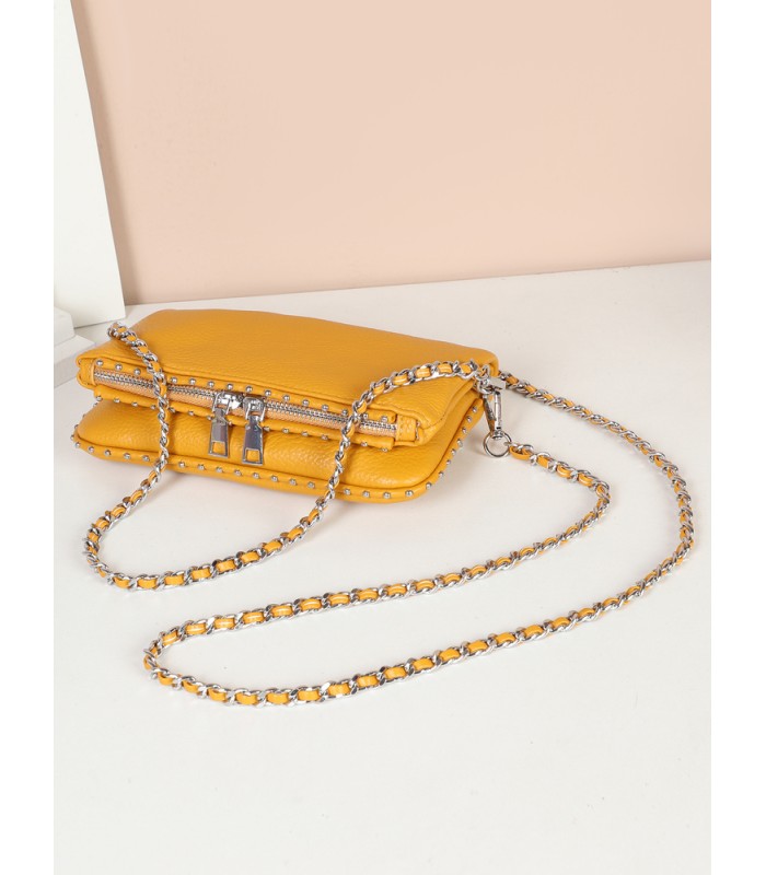 T11915-Bolso Bandolera con tachuela al borde.