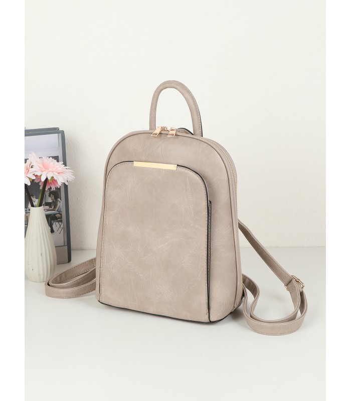 T10998 - Mochila con cierre superior y bolsillo frontal de cierre de botón imantado