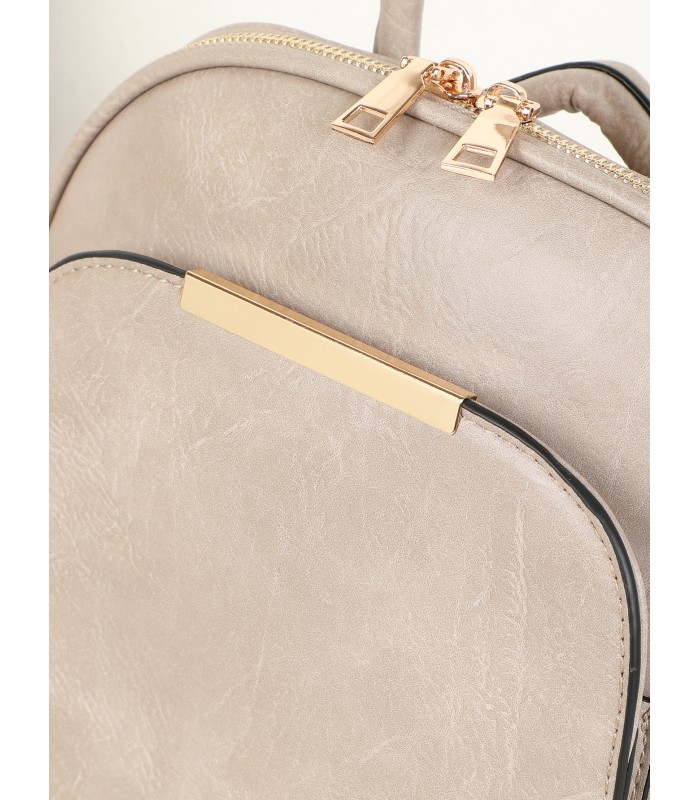 T10998 - Mochila con cierre superior y bolsillo frontal de cierre de botón imantado