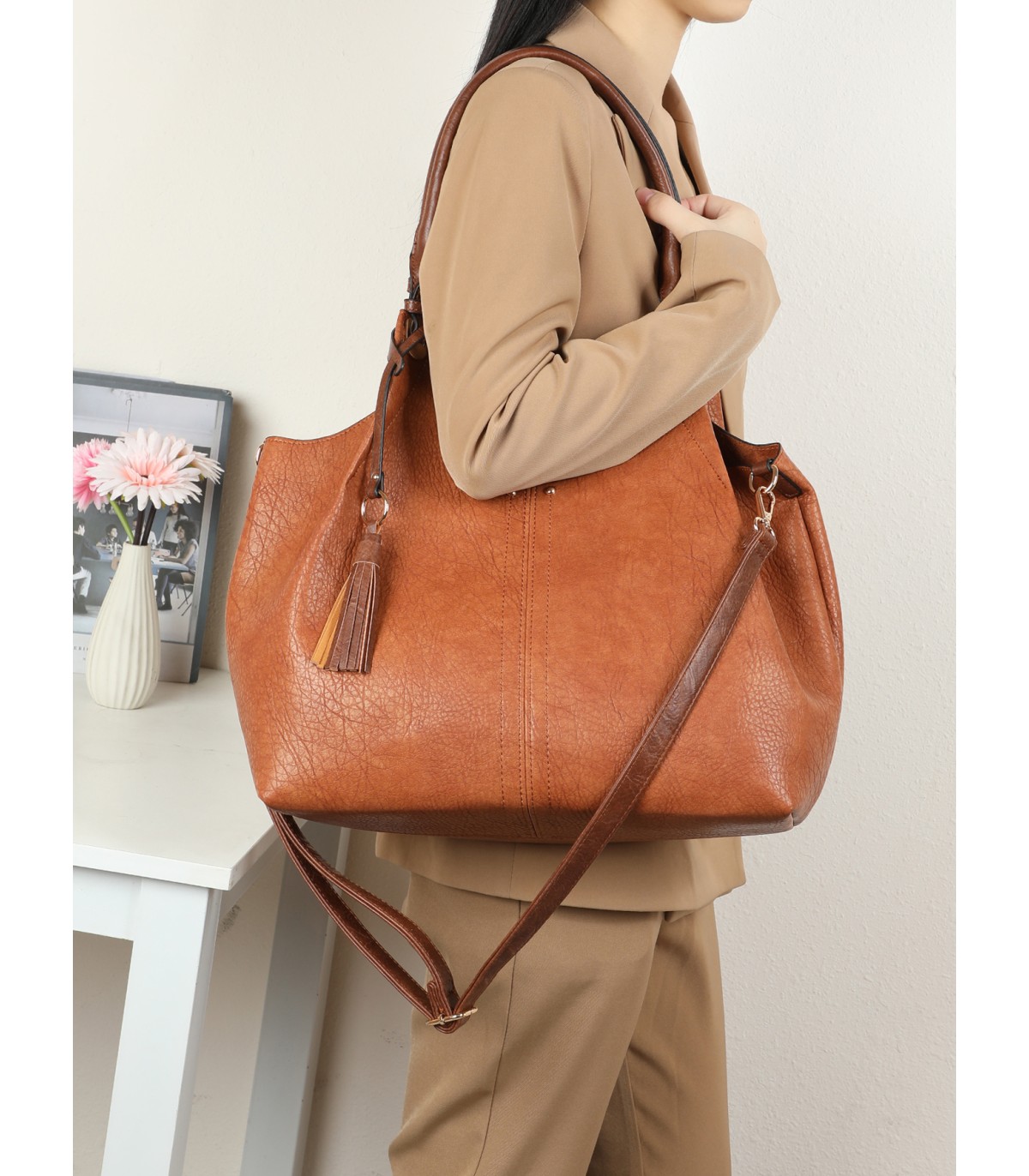 T11737 - Bolso neceser con bandolera de asas anchas y altas para colgarlo del hombro