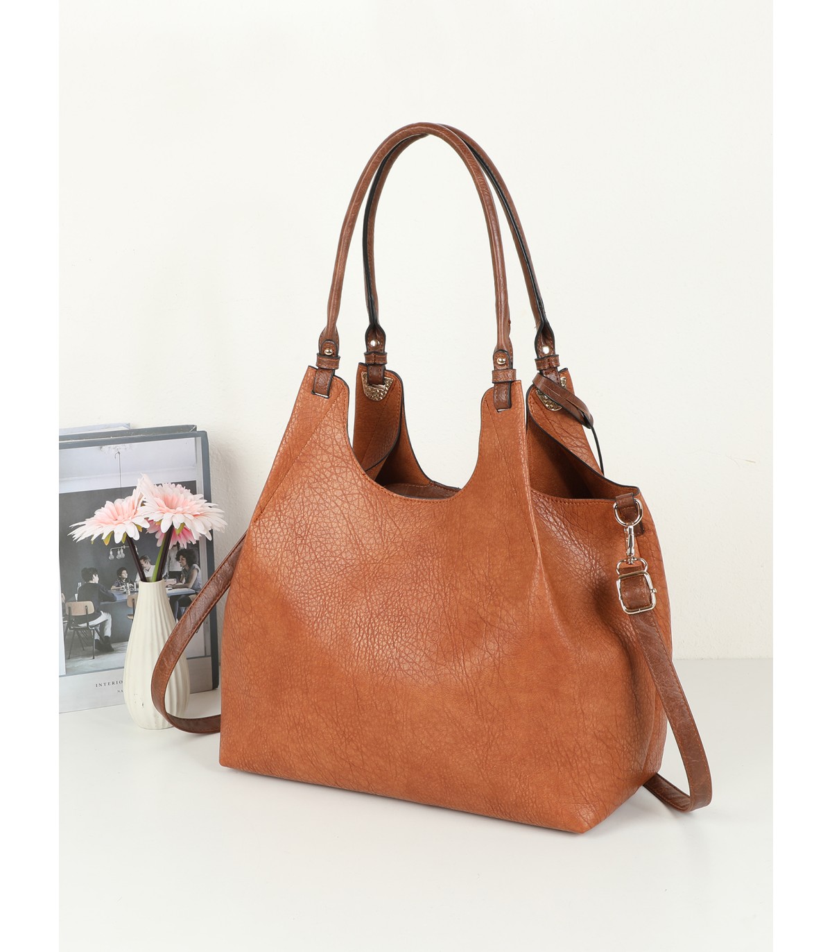 T11737 - Bolso neceser con bandolera de asas anchas y altas para colgarlo del hombro