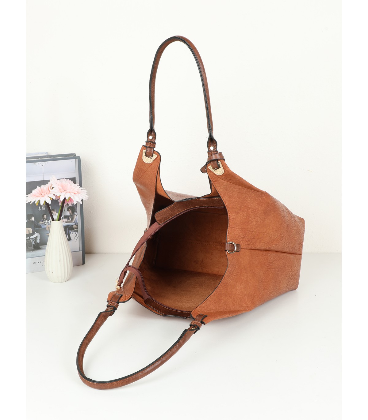 T11737 - Bolso neceser con bandolera de asas anchas y altas para colgarlo del hombro