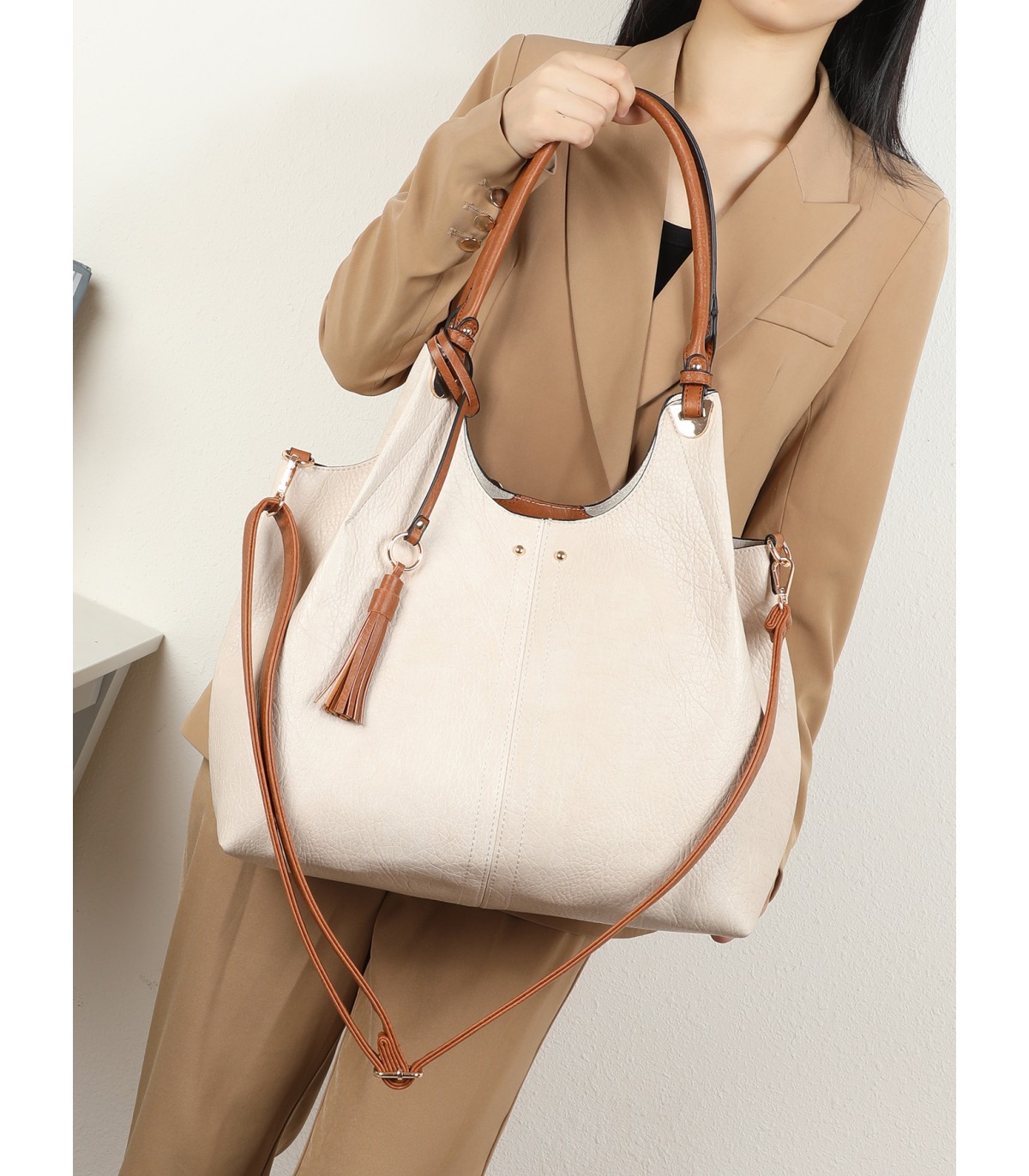 T11737 - Bolso neceser con bandolera de asas anchas y altas para colgarlo del hombro