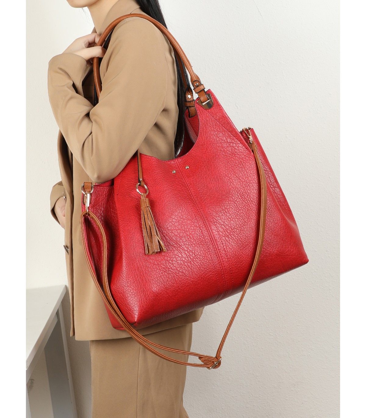T11737 - Bolso neceser con bandolera de asas anchas y altas para colgarlo del hombro