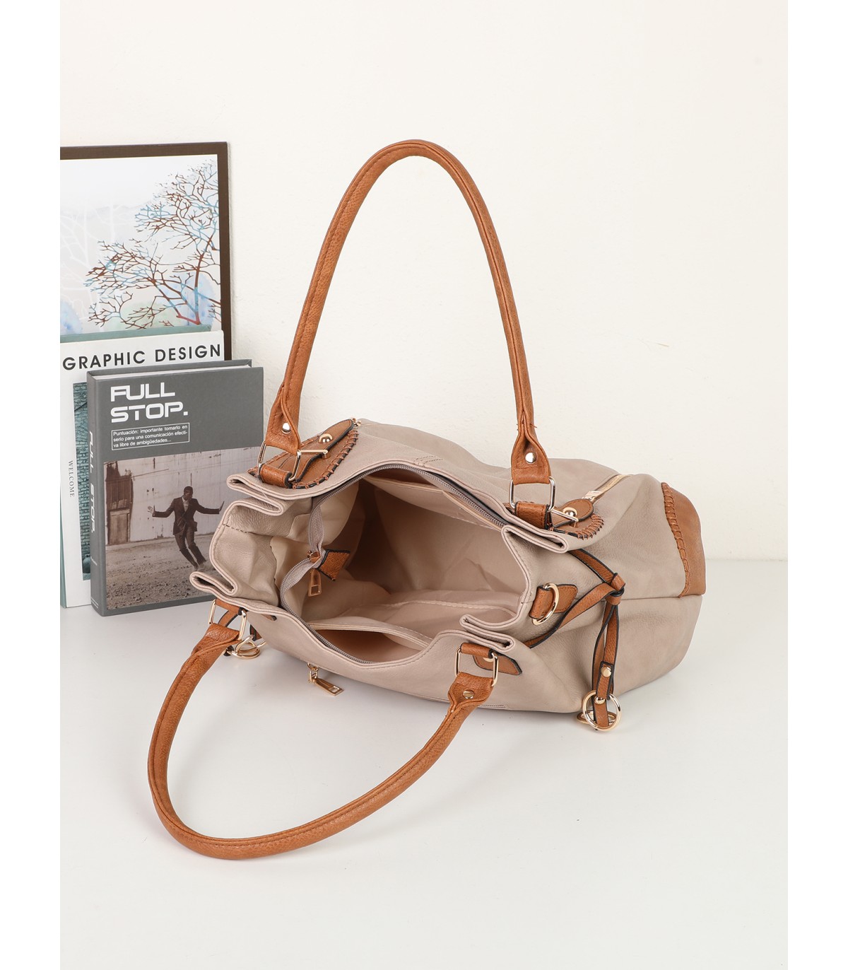 2863 - Bolso bandolera con asa para el hombro y cremalleras de adorno frontales