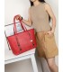 7848 - Bolso de hombro con borlas decorativas