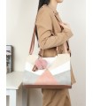 T10163 - Bolso de hombro con pompón y estilo triangular