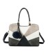 T10163 - Bolso de hombro con pompón y estilo triangular